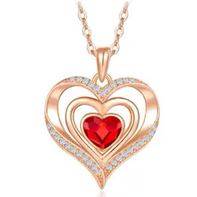 Gold Plated Swarovski triple hart ketting rood